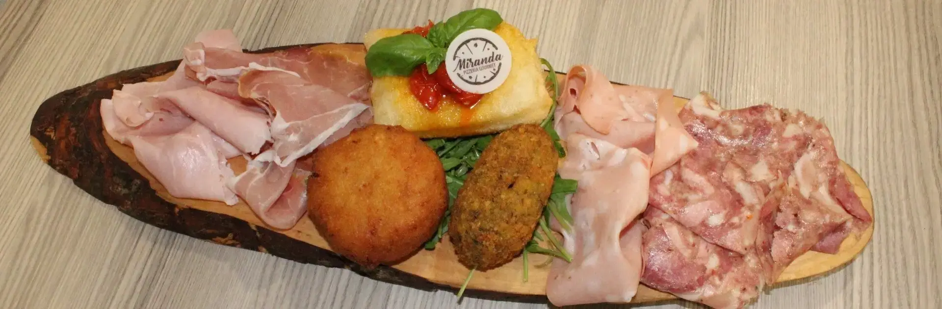 Pizza gourmet Pizzeria Miranda Nettuno